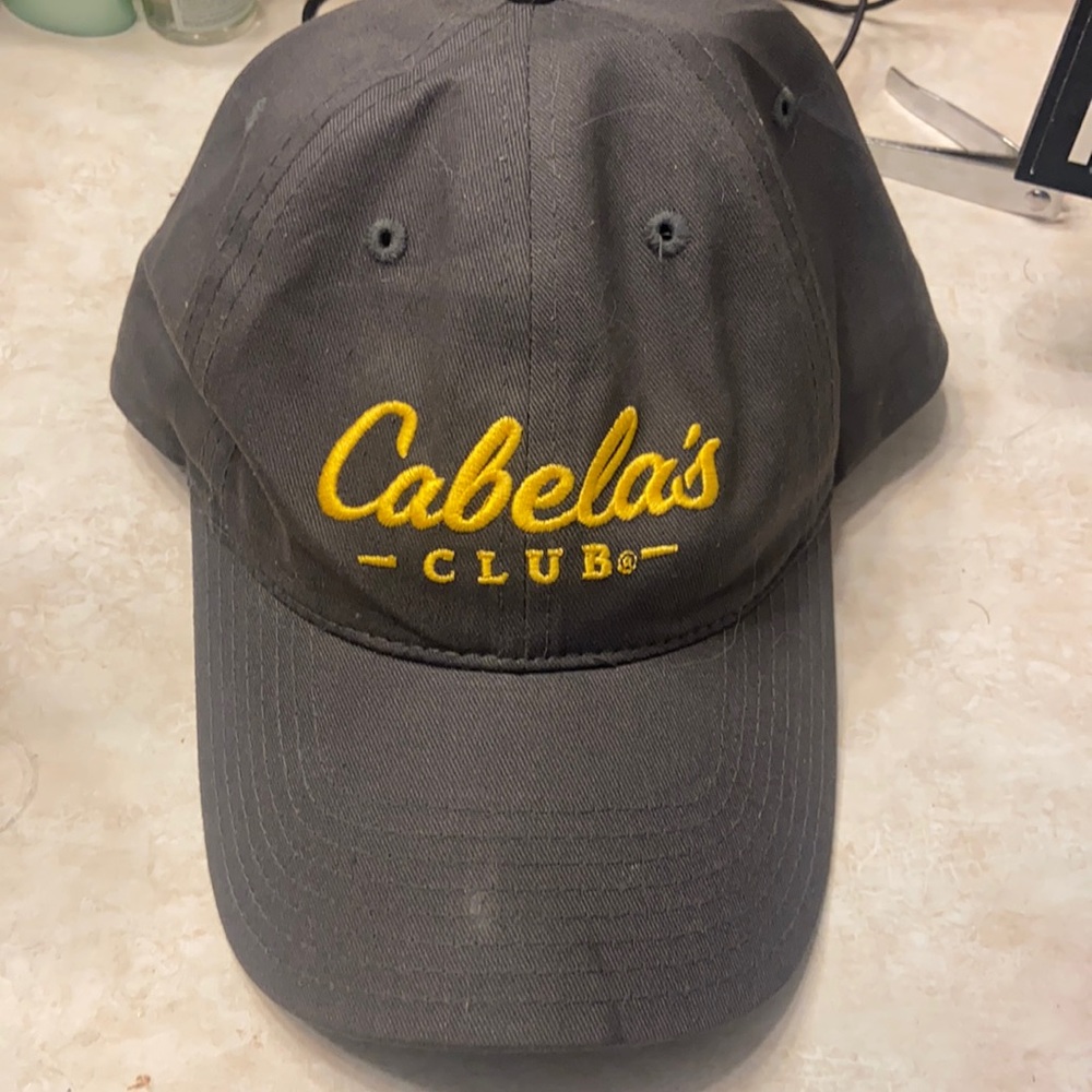 Cabelas club hat